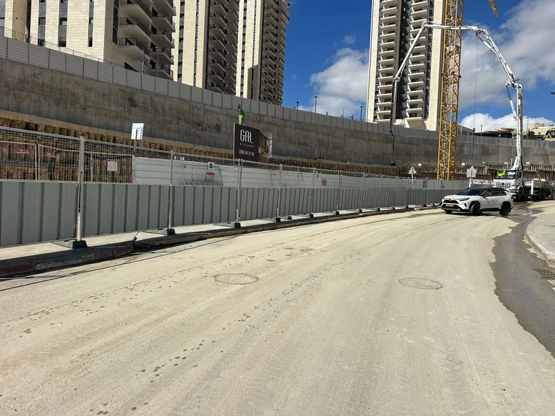 ייצור מקומי של גדר זמנית תוצרת הארץ במפעל ליקו-גדר
